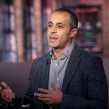 Databricks raises an additional $500 million, boosting its valuation to $43 billion amid concerns for late-stage funding.